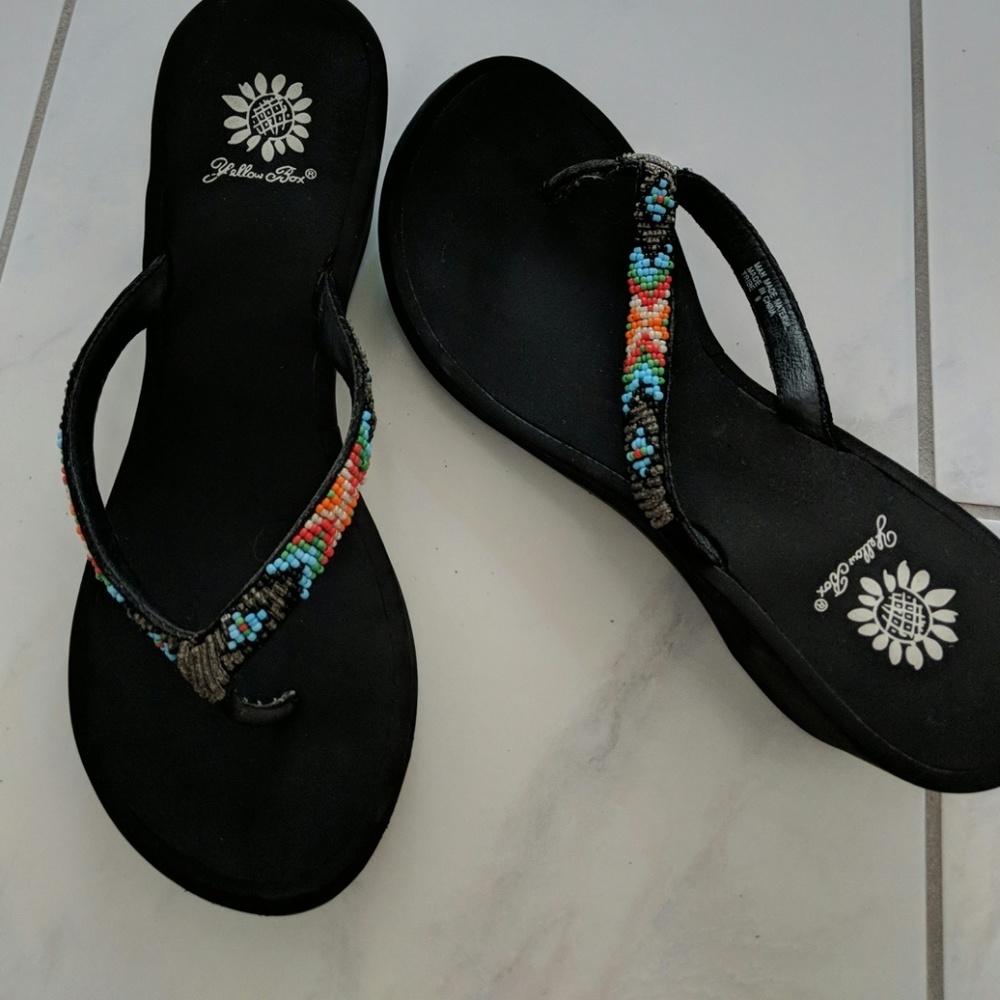 Sandals flip-flops yellow box